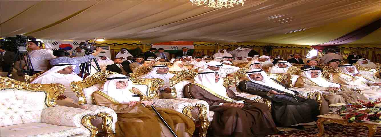 The Prime Minister Sheikh Nasser Al-Sabah and Kuwaiti dignitaries during the Ground Breaking ceremony